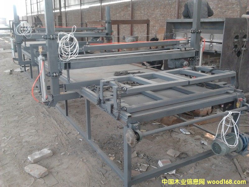 �Ɍ��Ԅ��R�^���b��ቺ�C��Ԕ����B