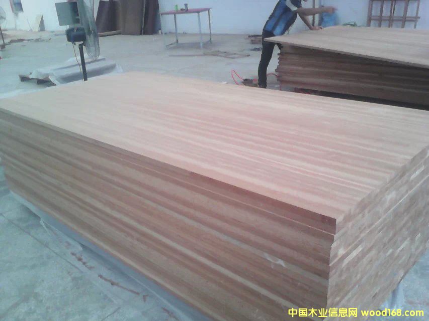�c(di��n)���鿴����ľ�����ǹ�ֱƴ��Ŵ�DƬ