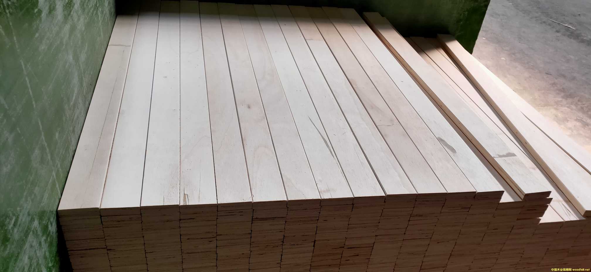 LVL�Y��ľ��